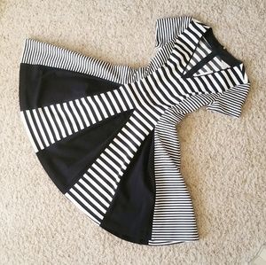 Banana Republic fit and flare dress size 0 black and white